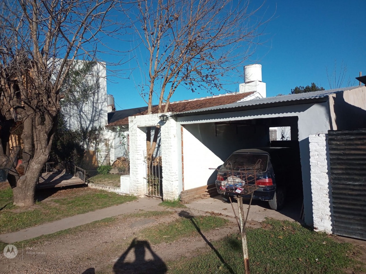 Casa sobre Hipolito Delgado