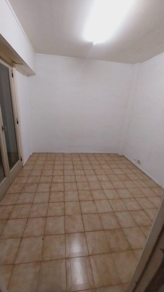 Departamento centrico a dos cuadras de plaza Colon!