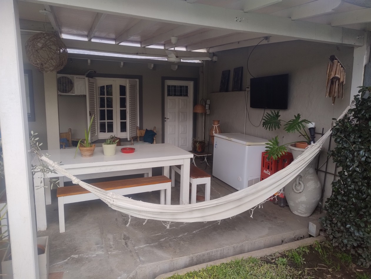 Casa sobre Arturo Diaz 