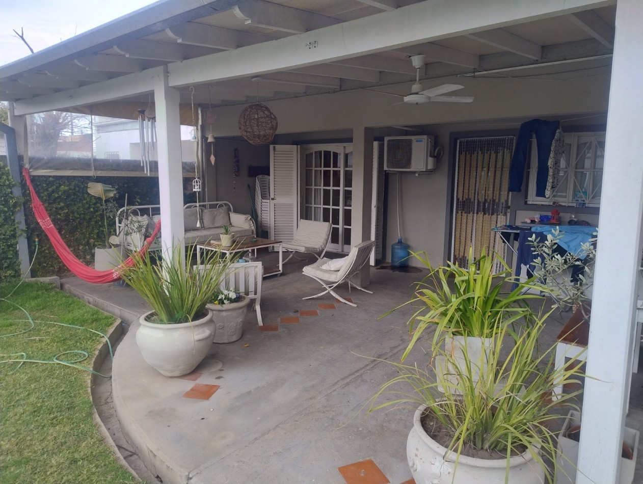 Casa sobre Arturo Diaz 