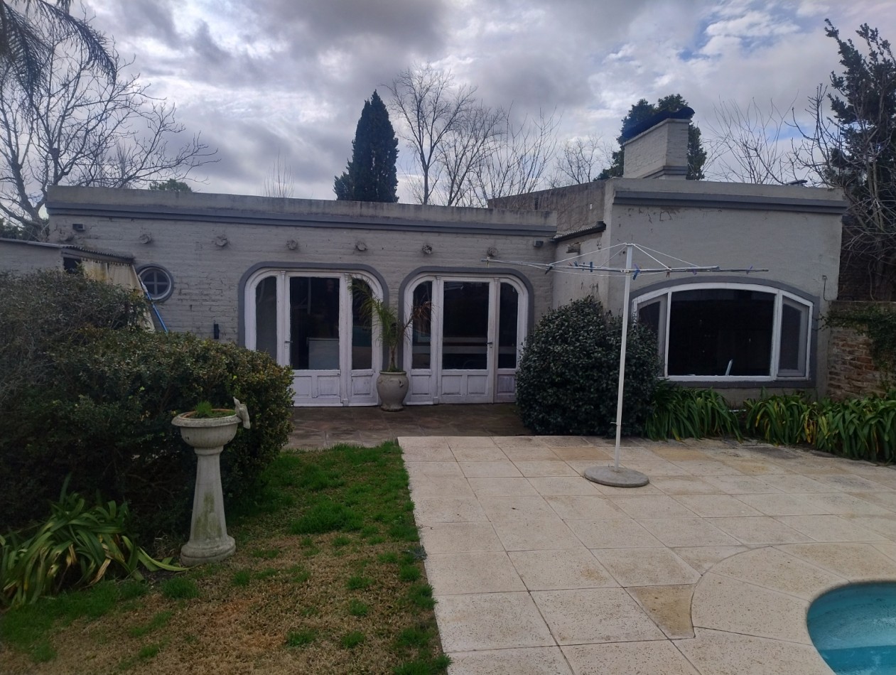 Casa sobre Arturo Diaz 