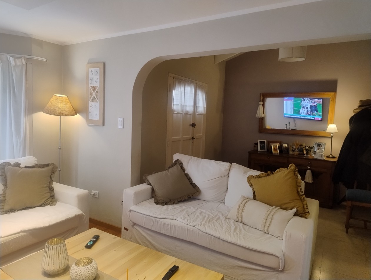 Casa sobre Arturo Diaz 