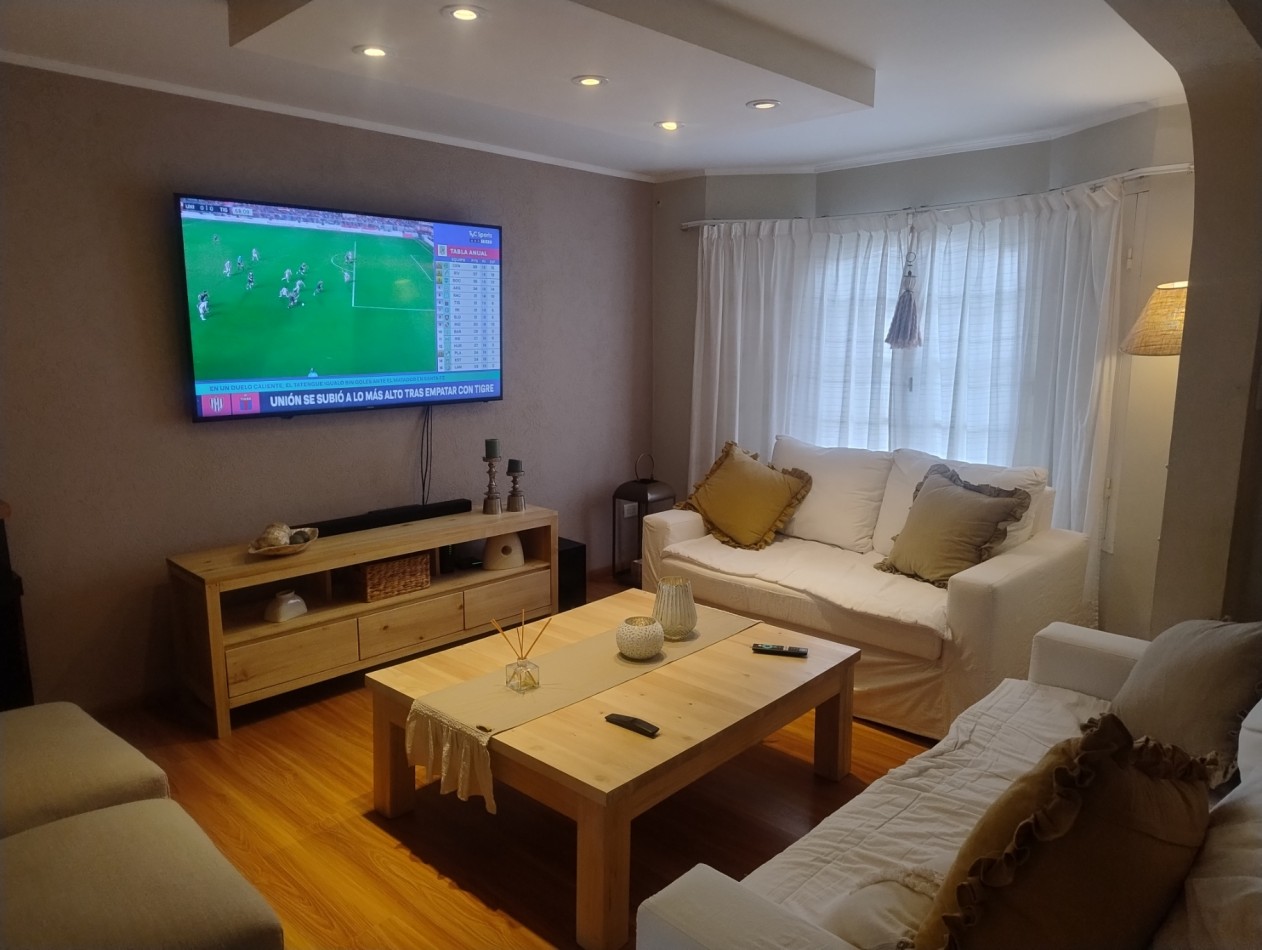 Casa sobre Arturo Diaz 