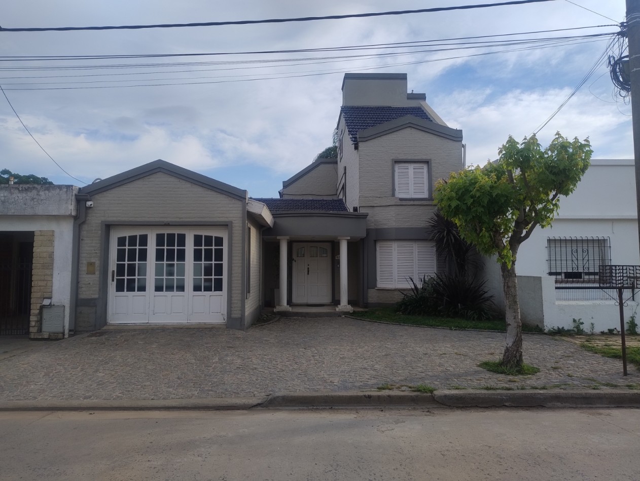 Casa sobre Arturo Diaz 