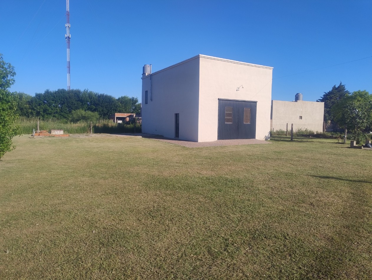 Galpon, con Loft y cimientos de casa en venta!