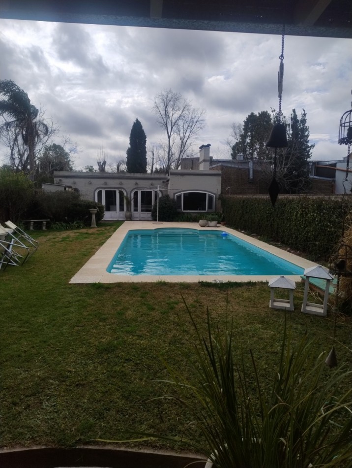 Casa sobre Arturo Diaz 