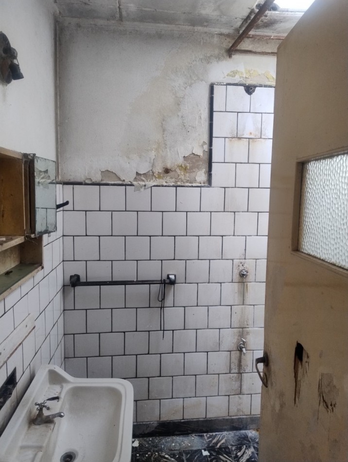 Casa a remodelar en venta! 
