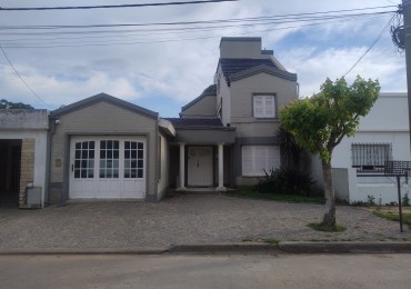 Casa sobre Arturo Diaz 